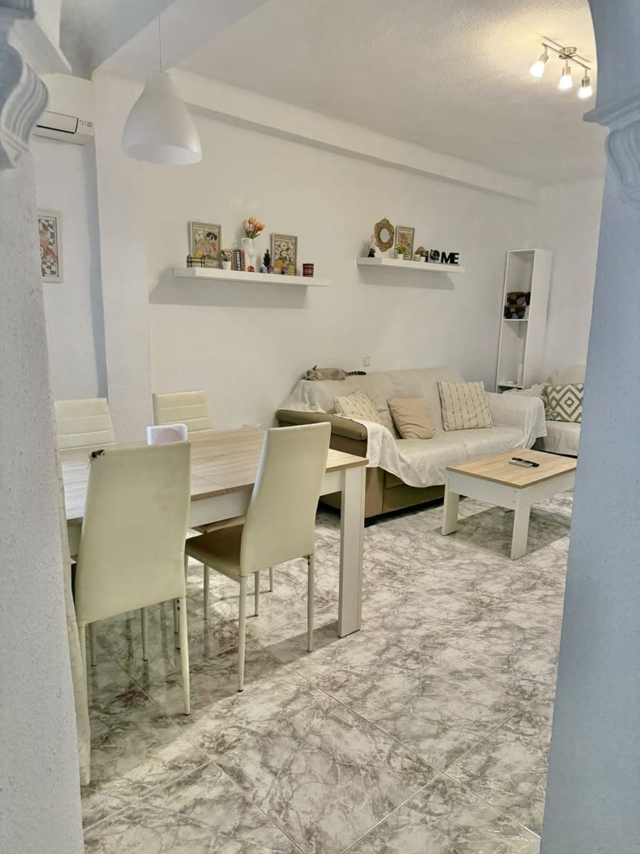 3 soveværelse Lejlighed til salg i Malaga by - € 245.000 (Ref: 10172162)