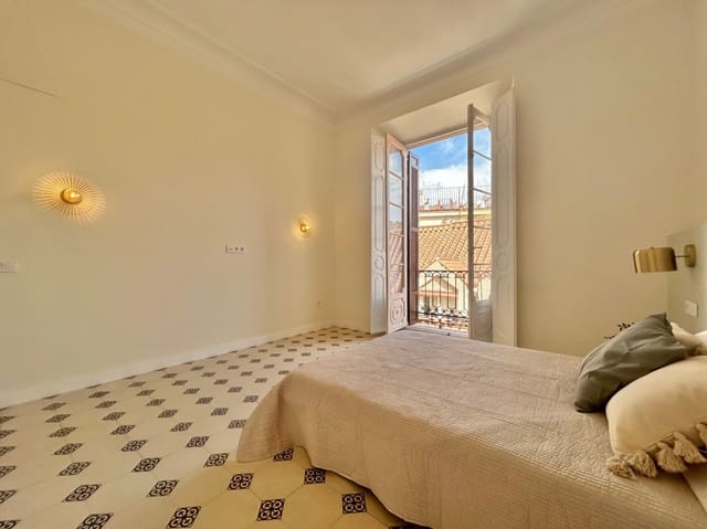 4 soveværelse Lejlighed til salg i Centro Historico, Málaga by - € 1.250.000 (Ref: 10175695)