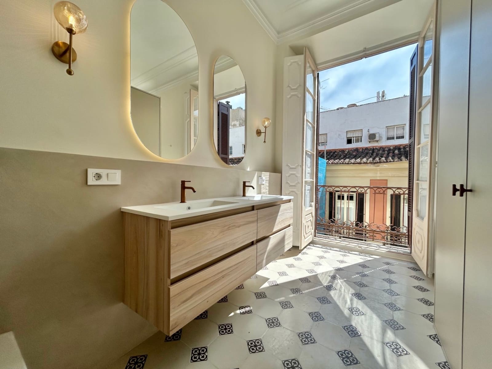 4 soveværelse Lejlighed til salg i Malaga by - € 1.250.000 (Ref: 10175695)