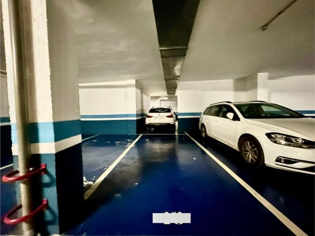 Garage til salg i Perchel Sur, Málaga by - € 41.990 (Ref: 8252459)