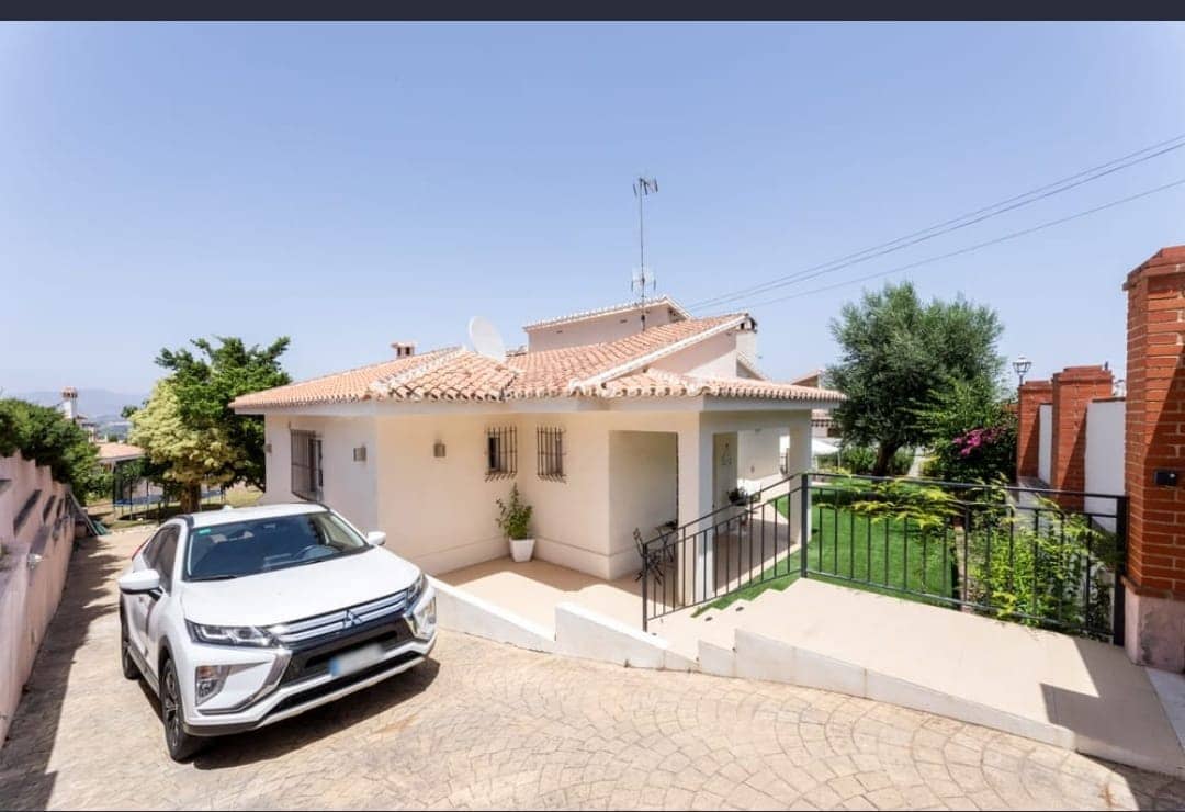 6 soveværelse Villa til salg i Alhaurin de la Torre med swimmingpool garage - € 855.000 (Ref: 8868449)