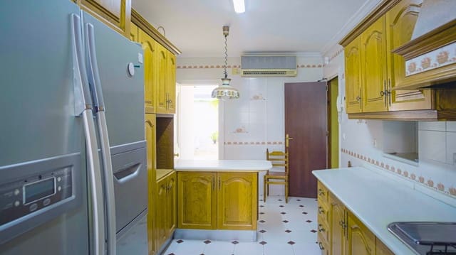 6 soveværelse Villa til salg i Pedregalejo, Málaga by med swimmingpool garage - € 1.590.000 (Ref: 8967829)