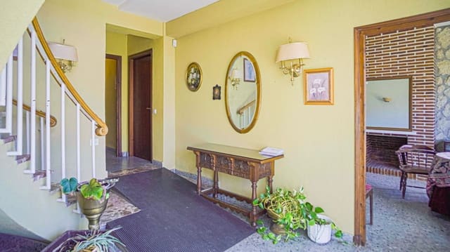 6 soveværelse Villa til salg i Pedregalejo, Málaga by med swimmingpool garage - € 1.590.000 (Ref: 8967829)