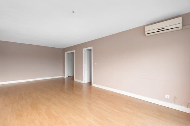 4 slaapkamer Flat te koop in La Malagueta, Málaga stad met garage - € 1.100.000 (Ref: 9029165)