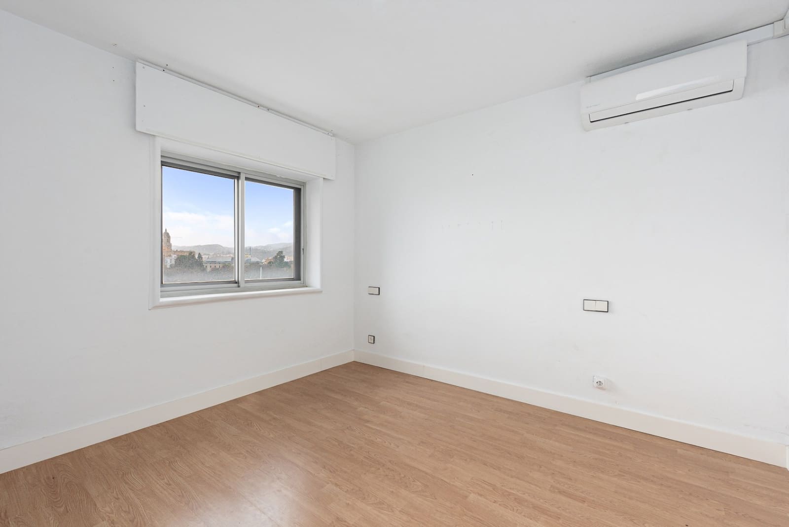 4 soveværelse Lejlighed til salg i Malaga by med garage - € 1.100.000 (Ref: 9029165)