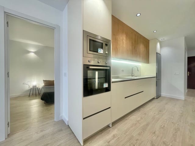 3 soveværelse Lejlighed til salg i Las Chapas, Málaga by - € 295.000 (Ref: 9121471)