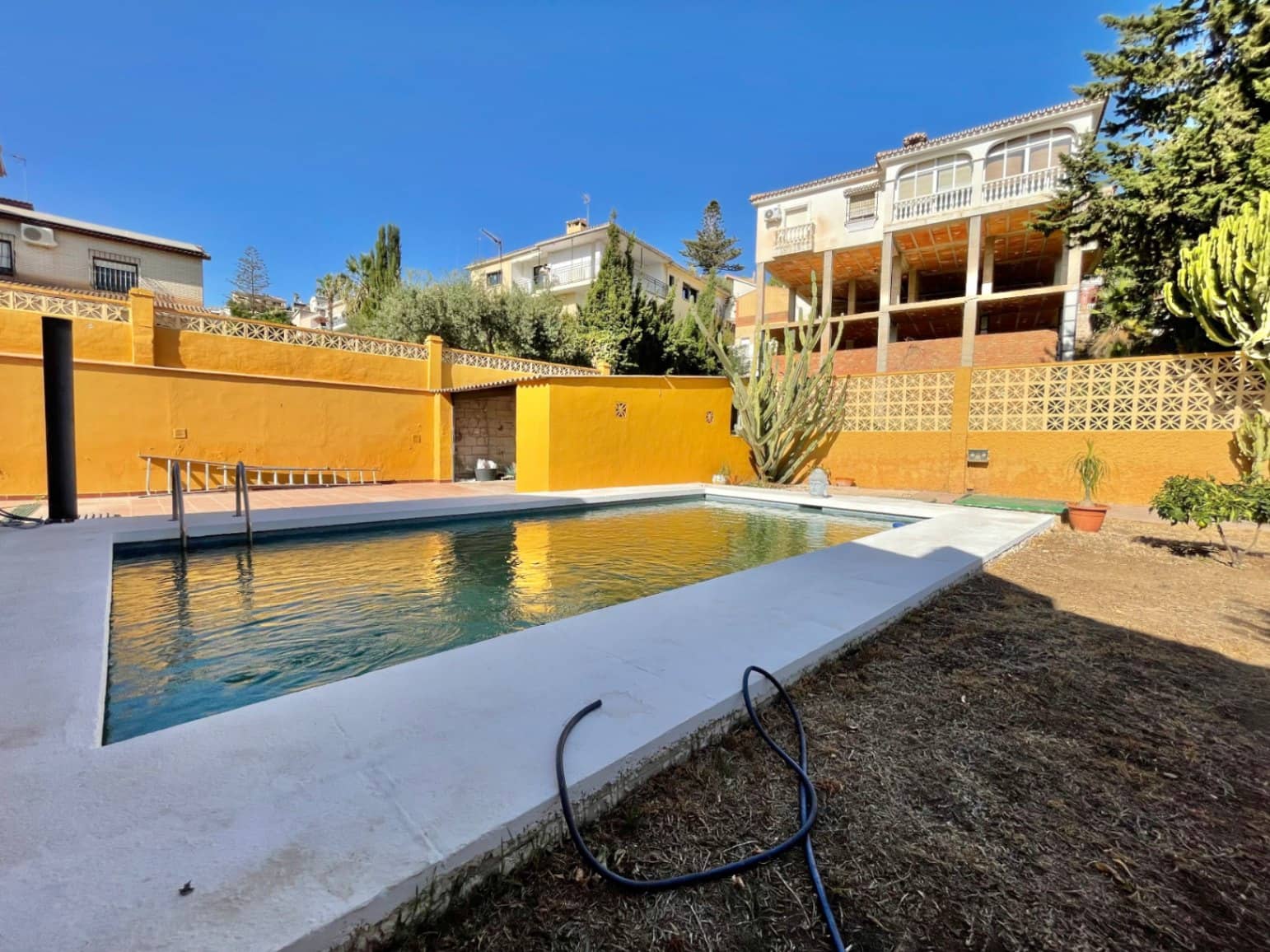 3 slaapkamer Villa te koop in Rincon de la Victoria met zwembad garage - € 670.000 (Ref: 9216800)