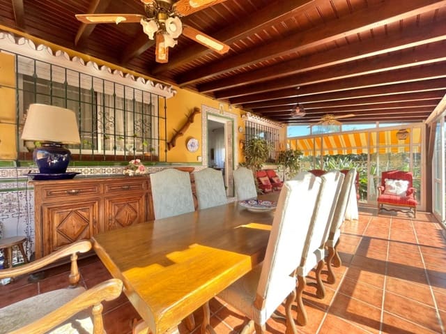 3 soverom Villa til salgs i Rincón de la Victoria med svømmebasseng garasje - € 670 000 (Ref: 9216800)