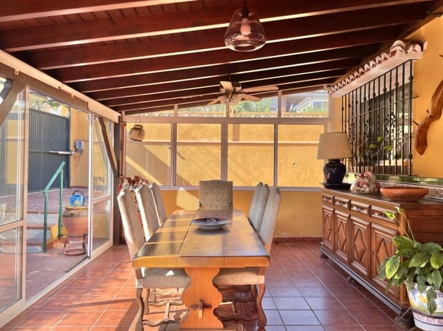 3 soverom Villa til salgs i Rincón de la Victoria med svømmebasseng garasje - € 670 000 (Ref: 9216800)