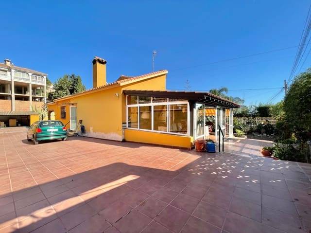 3 soverom Villa til salgs i Rincón de la Victoria med svømmebasseng garasje - € 670 000 (Ref: 9216800)