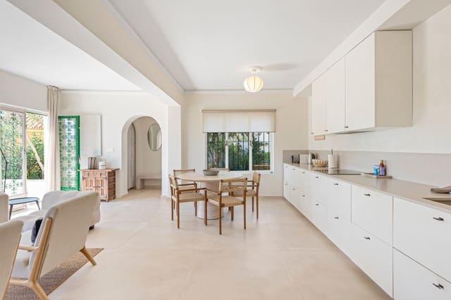 3 soverom Villa til salgs i Torremolinos med svømmebasseng garasje - € 900 000 (Ref: 9257937)