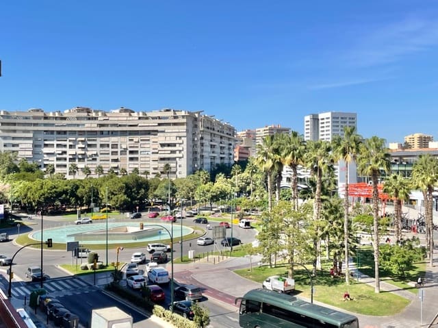 2 soverom Leilighet til salgs i La Aurora, Málaga by med garasje - € 462 000 (Ref: 9283499)