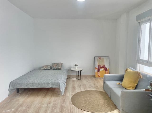 Studio te koop in La Trinidad, Málaga stad met garage - € 199.000 (Ref: 9298948)