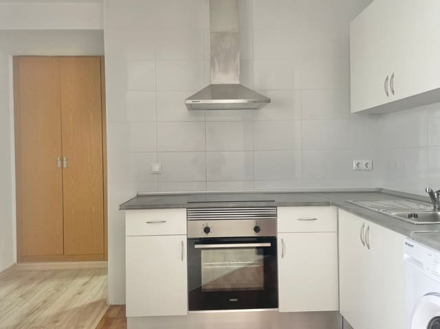 Studio te koop in La Trinidad, Málaga stad met garage - € 199.000 (Ref: 9298948)