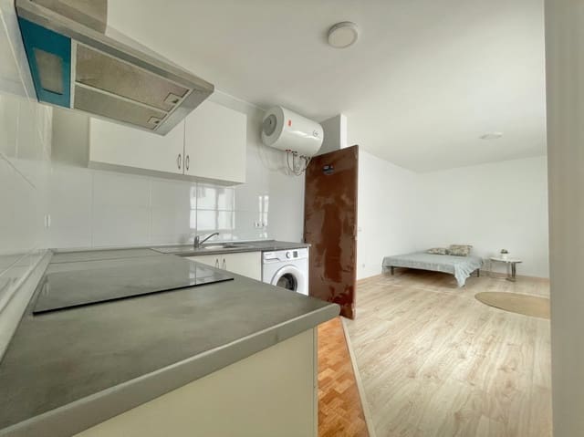 Studio te koop in La Trinidad, Málaga stad met garage - € 199.000 (Ref: 9298948)