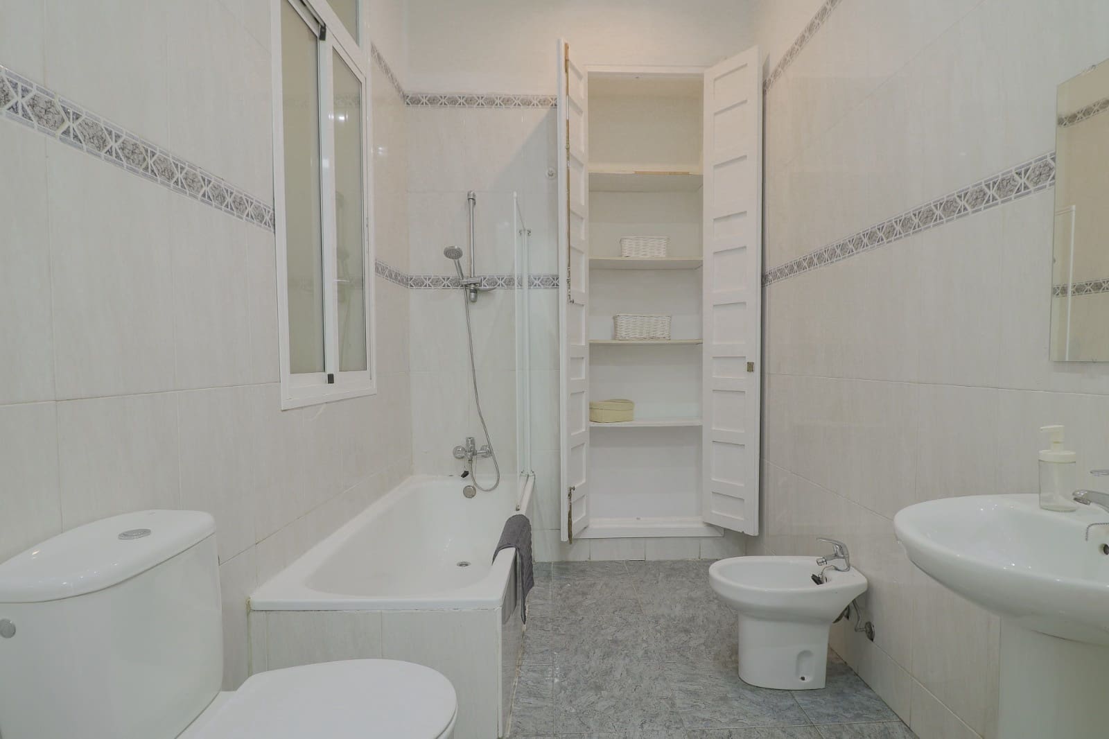 5 soveværelse Lejlighed til salg i Malaga by - € 999.000 (Ref: 9310174)