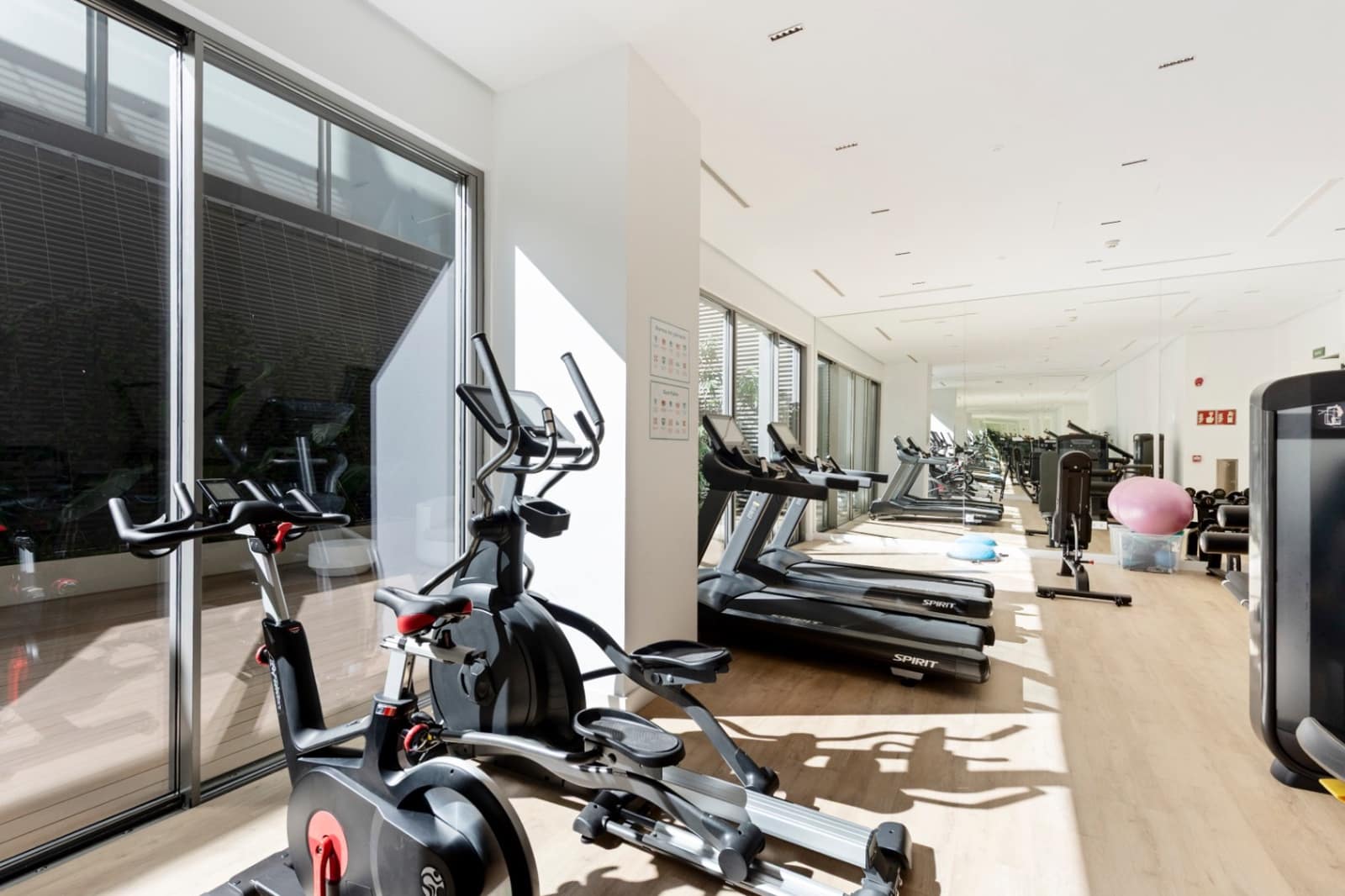 3 soveværelse Lejlighed til salg i Malaga by med swimmingpool garage - € 2.000.000 (Ref: 9383953)