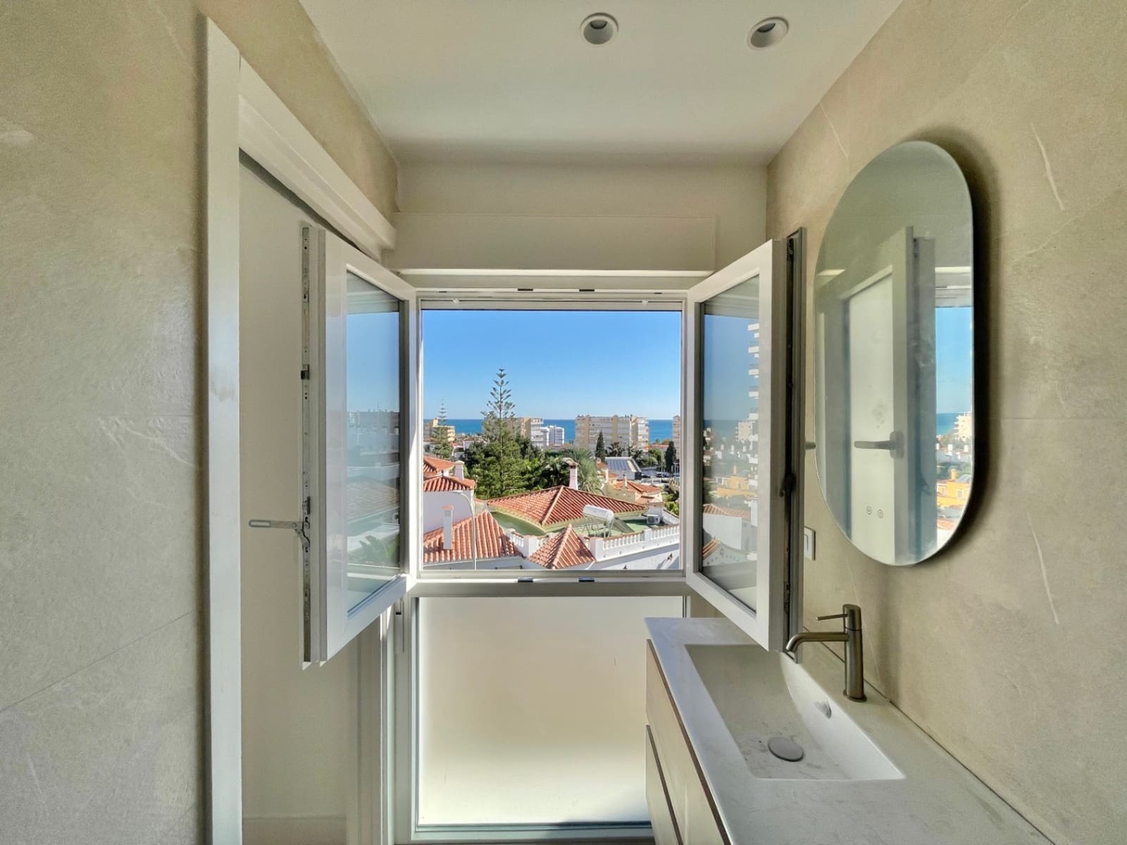 3 slaapkamer Appartement te koop in Torremolinos met zwembad garage - € 590.000 (Ref: 9402706)