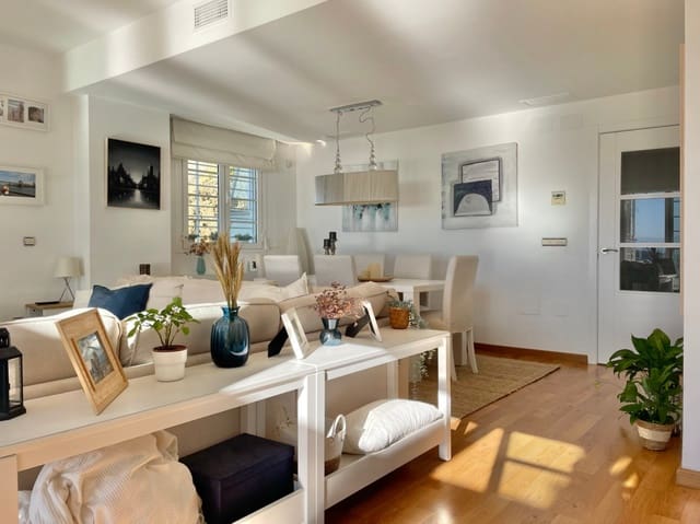 4 makuuhuone Rivitalo myytävänä paikassa Miraflores del Palo, Málaga kaupunki mukana 
autotalli - 1 050 000 € (Ref: 9405856)