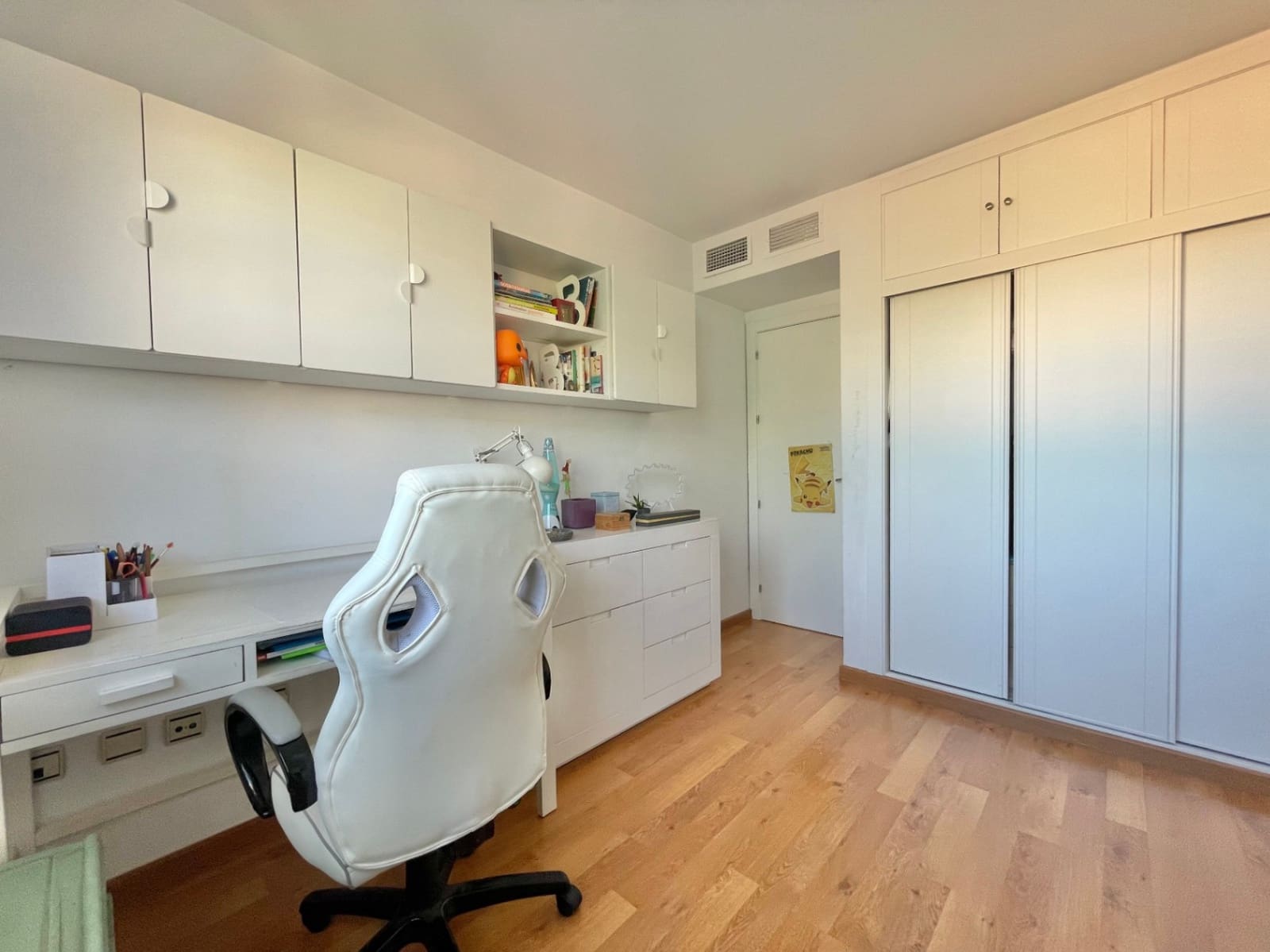 4 soverom Rekkehus til salgs i Malaga by med garasje - € 1 050 000 (Ref: 9405856)