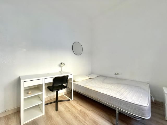 4 chambre Appartement à vendre à Centro Historico, Malaga ville - 289 000 € (Ref: 9426304)