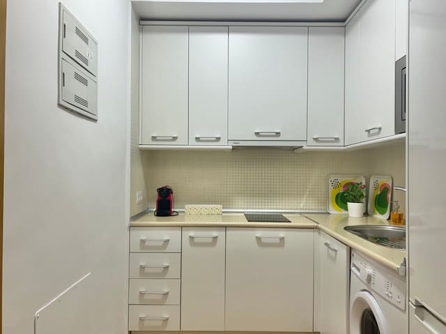 Penthouse til salg i Centro Historico, Málaga by - € 249.000 (Ref: 9493902)