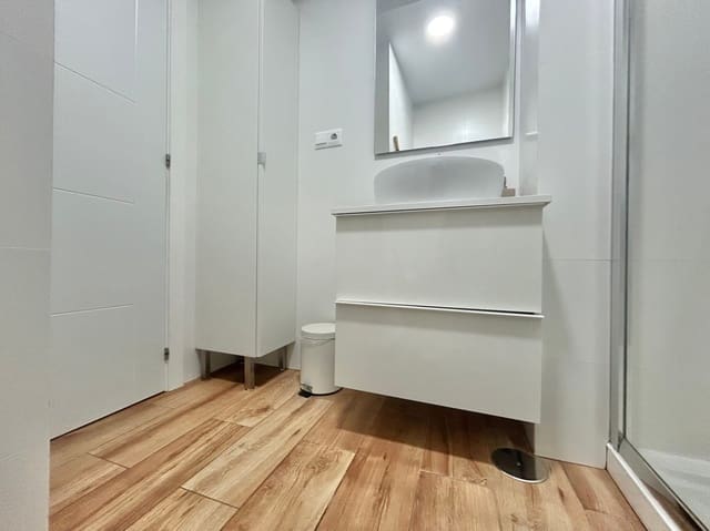 Penthouse til salg i Centro Historico, Málaga by - € 249.000 (Ref: 9493902)