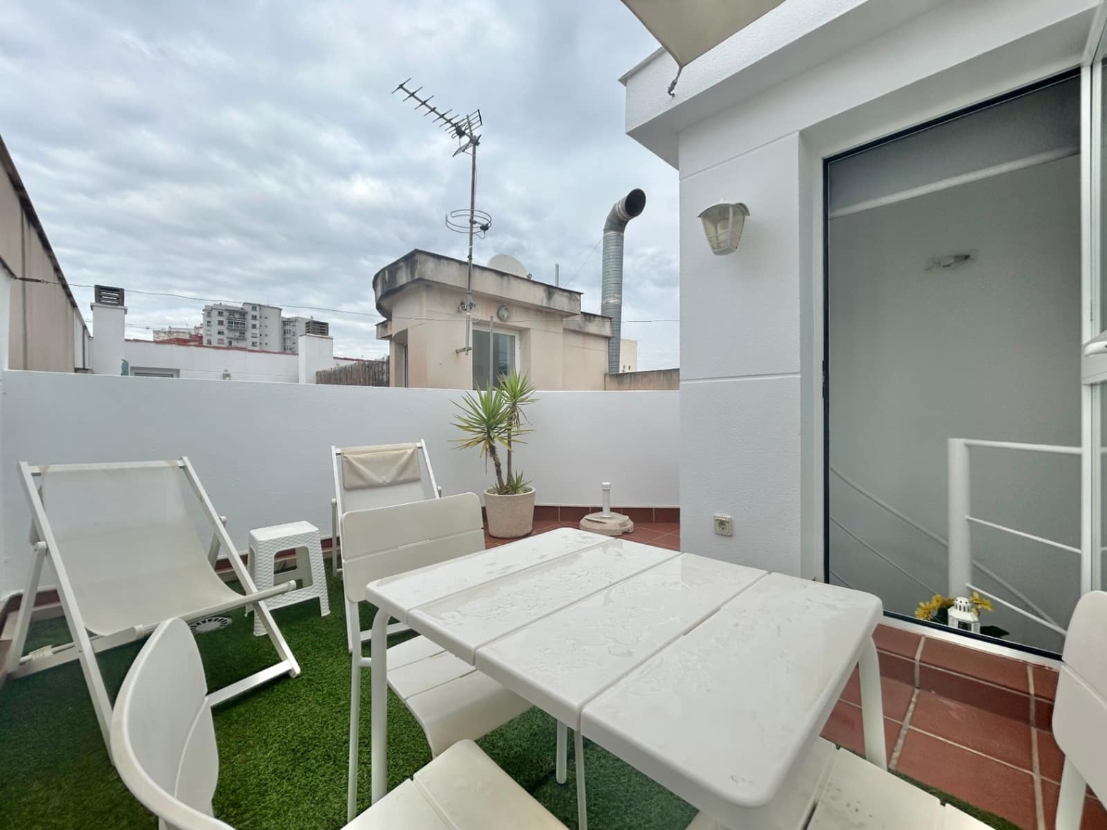 Penthouse til salg i Malaga by - € 249.000 (Ref: 9493902)