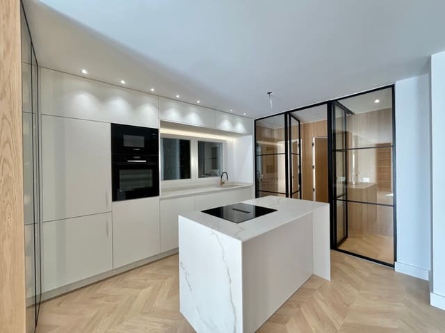 3 bedroom Apartment for sale in La Malagueta, Málaga city - € 890,000 (Ref: 9539713)