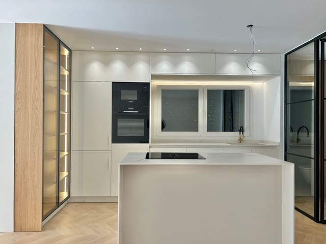 3 bedroom Apartment for sale in La Malagueta, Málaga city - € 890,000 (Ref: 9539713)