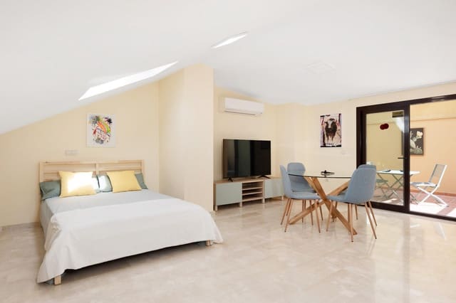 1 makuuhuone Kattohuoneisto myytävänä paikassa La Goleta, Málaga kaupunki mukana uima-altaan - 295 000 € (Ref: 9545914)