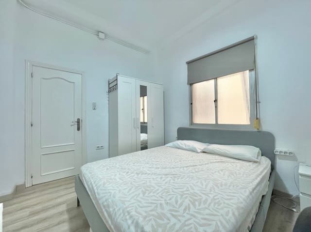 4 soverom Leilighet til salgs i Centro Historico, Málaga by - € 289 000 (Ref: 9569328)