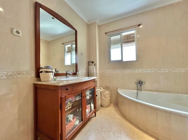 3 sovrum Lägenhet till salu i Almudena, Málaga stad - 339 000 € (Ref: 9585067)