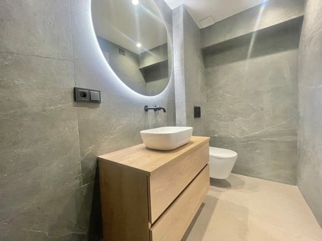 3 makuuhuone Huvila myytävänä paikassa Cristo de la Epidemia, Málaga kaupunki mukana uima-altaan 
autotalli - 750 000 € (Ref: 9592141)