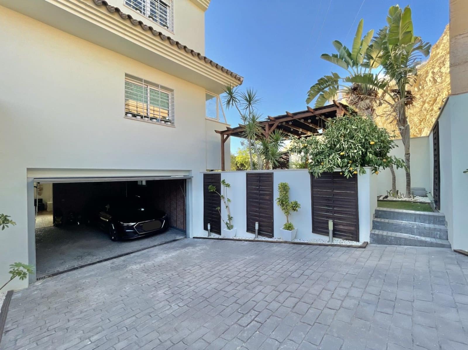 Pareado de 4 habitaciones en Málaga ciudad en venta con piscina garaje - 995.000 € (Ref: 9611949)