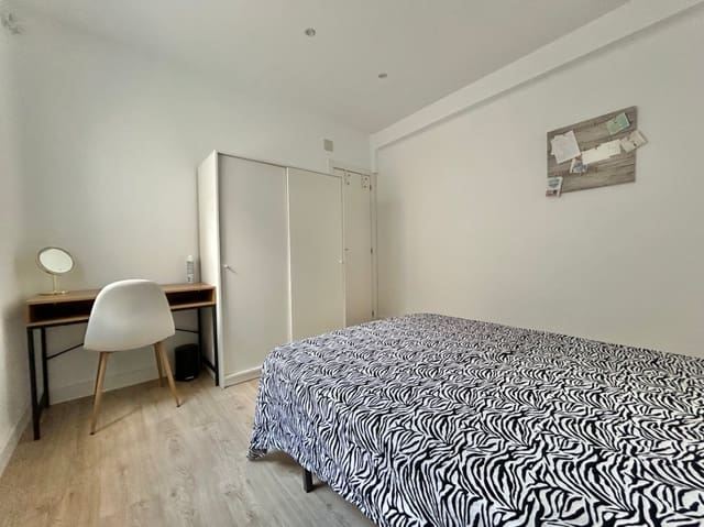 2 chambre Appartement à vendre à Centro Historico, Malaga ville - 275 000 € (Ref: 9614153)