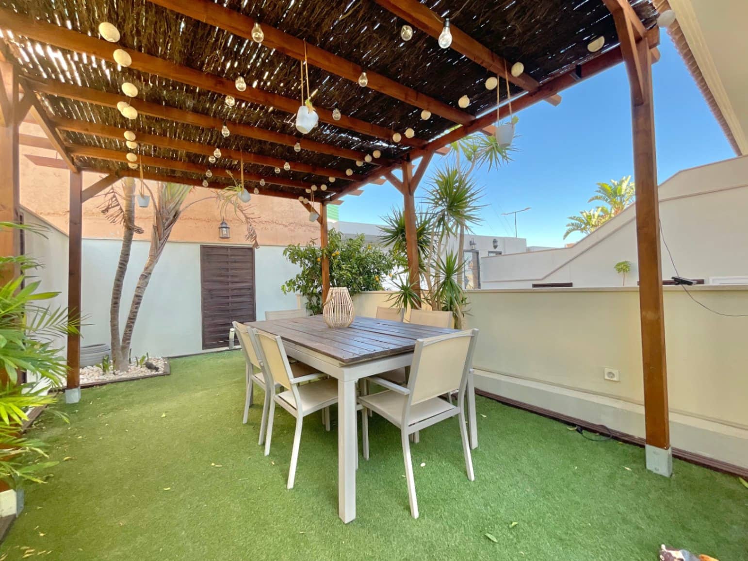 4 soverom Kjedet enebolig til salgs i Malaga by med svømmebasseng garasje - € 995 000 (Ref: 9617906)