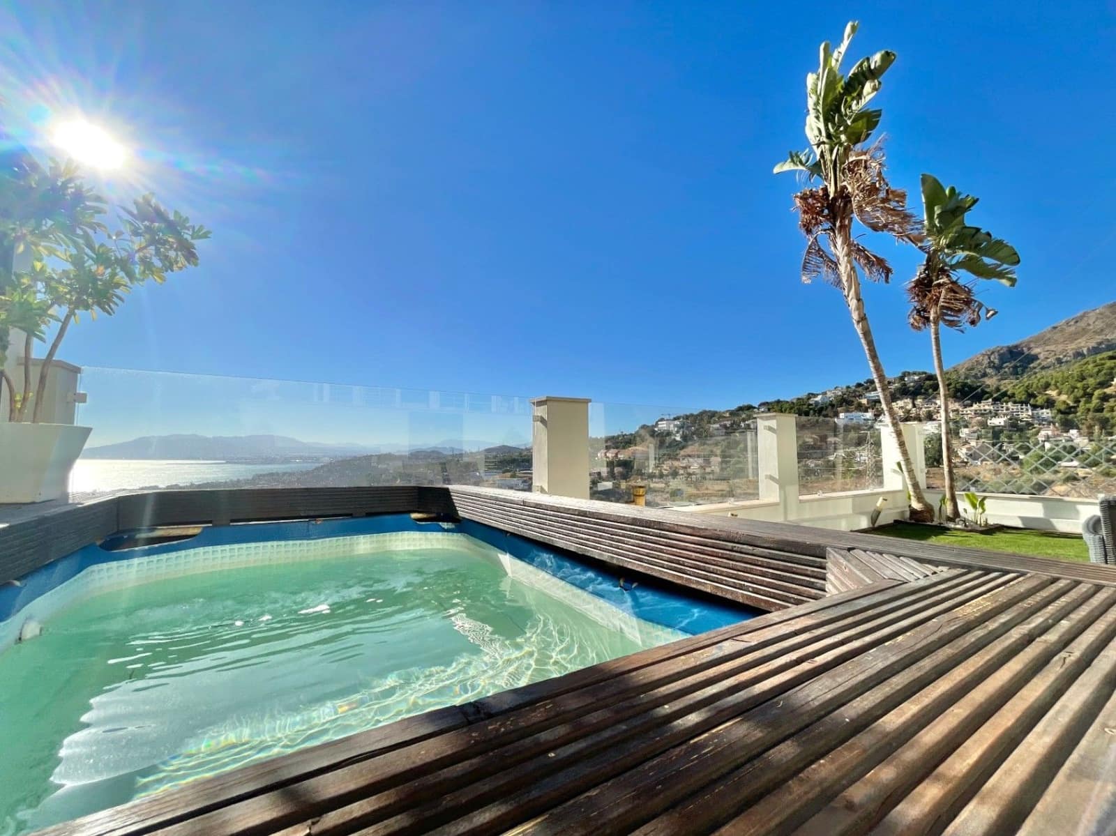 4 soverom Kjedet enebolig til salgs i Malaga by med svømmebasseng garasje - € 995 000 (Ref: 9617906)