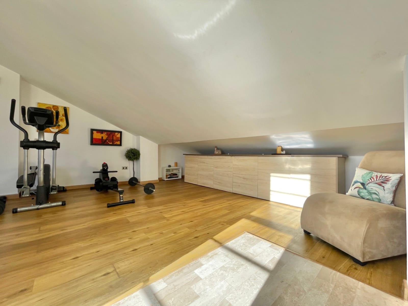 4 soverom Kjedet enebolig til salgs i Malaga by med svømmebasseng garasje - € 995 000 (Ref: 9617906)