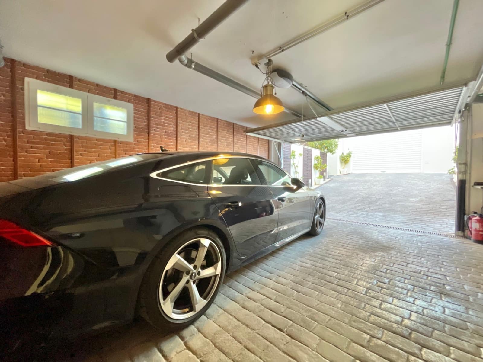 4 soverom Kjedet enebolig til salgs i Malaga by med svømmebasseng garasje - € 995 000 (Ref: 9617906)