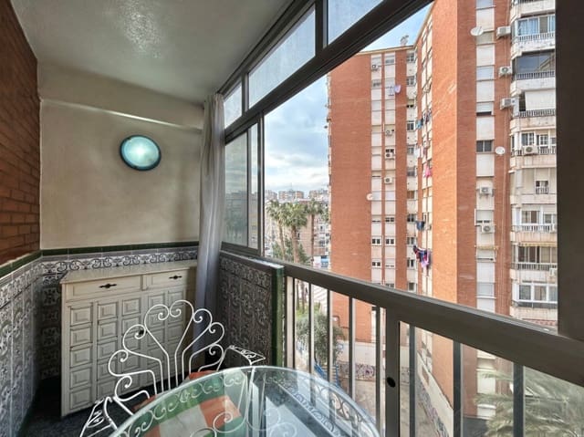 Apartamento de 3 habitaciones en Suarez, Málaga ciudad en venta - 243.000 € (Ref: 9665347)