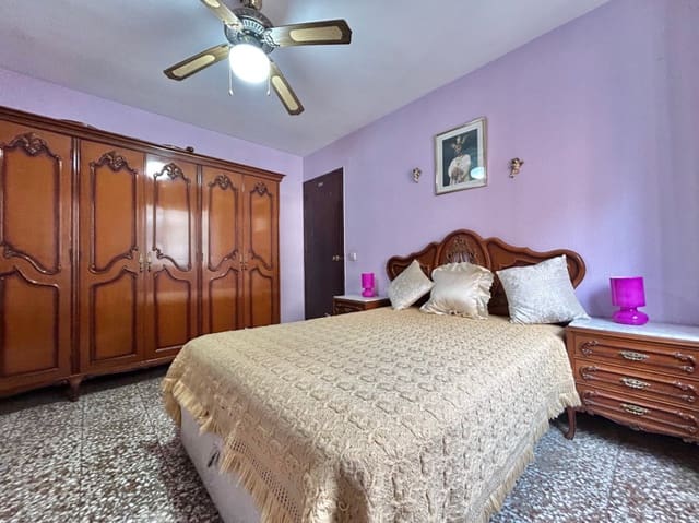 Apartamento de 3 habitaciones en Suarez, Málaga ciudad en venta - 243.000 € (Ref: 9665347)