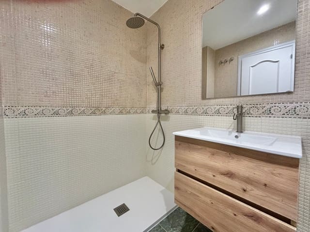 2 soveværelse Lejlighed til salg i El Ejido, Málaga by - € 315.000 (Ref: 9676402)