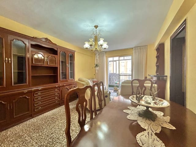 3 bedroom Apartment for sale in Suarez, Málaga city - € 230,000 (Ref: 9720781)