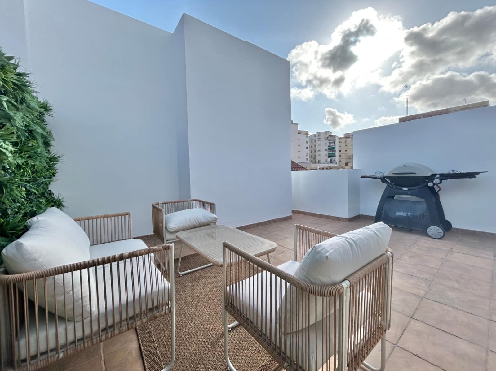 2 soverom Penthouse til salgs i Malaga by med garasje - € 330 000 (Ref: 9731183)