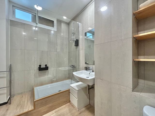 1 bedroom Apartment for sale in Centro Historico, Málaga city - € 263,000 (Ref: 9733818)