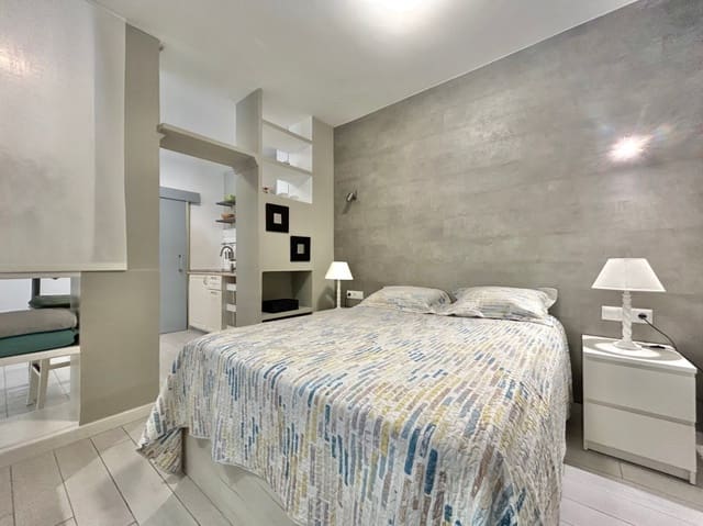 1 soverom Leilighet til salgs i Centro Historico, Málaga by - € 263 000 (Ref: 9758218)