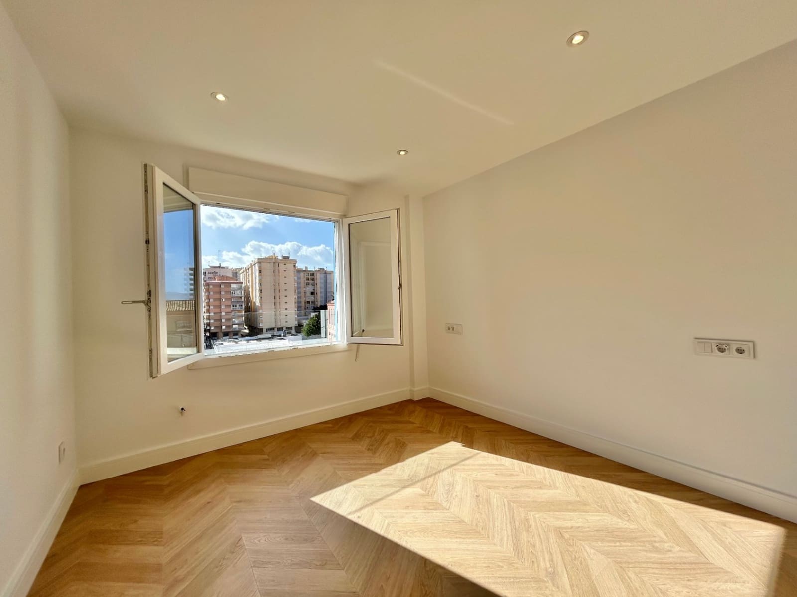 3 soverom Leilighet til salgs i Malaga by - € 890 000 (Ref: 9761457)