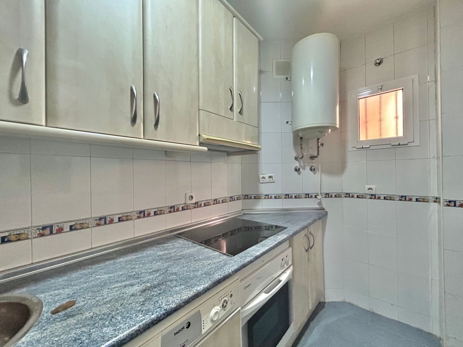 2 slaapkamer Appartement te koop in Malaga stad - € 372.000 (Ref: 9786973)