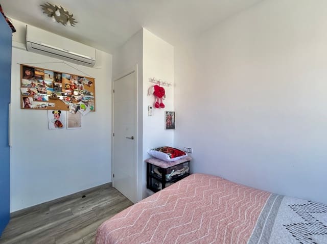 3 sovrum Semi-fristående Villa till salu i Santa Isabel, Málaga stad - 415 000 € (Ref: 9854540)